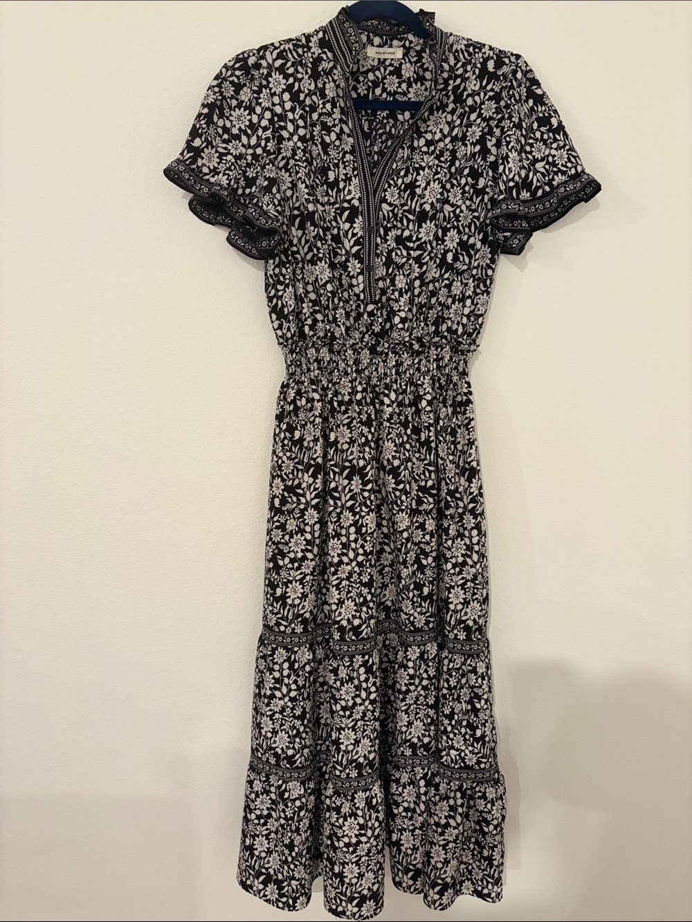 Max Studio Black and White Floral Maxi Dress s/m